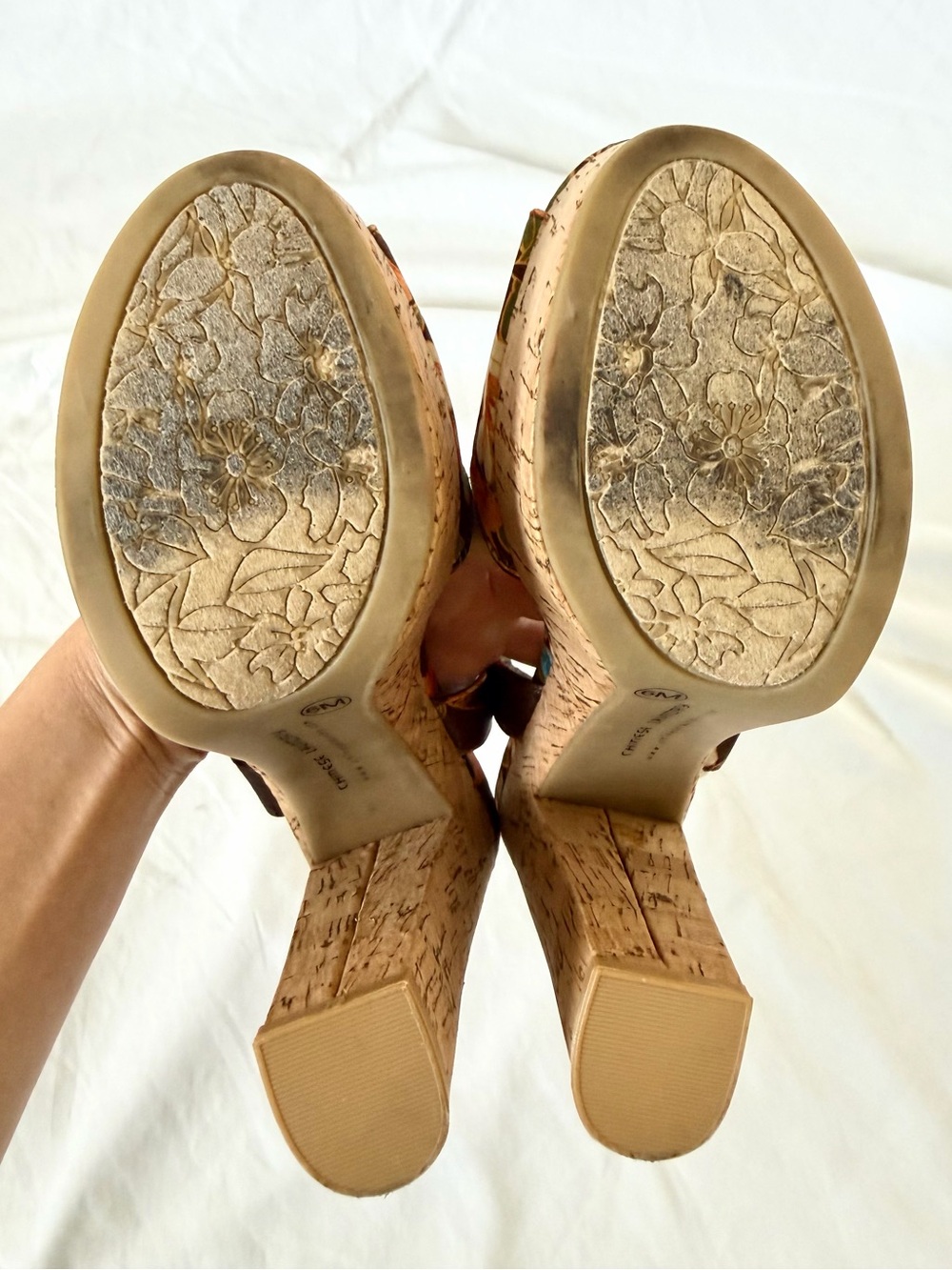 Chinese Laundry Party Time Cork Platform Block Heel in Floral Kimono | Size 6 - Picture 17 of 17